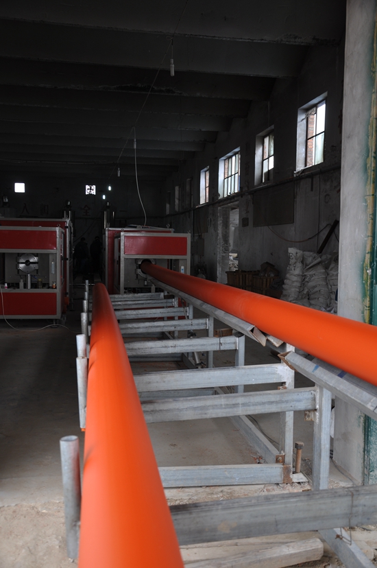 MPP高性能電纜保護(hù)套管設(shè)備 (5)