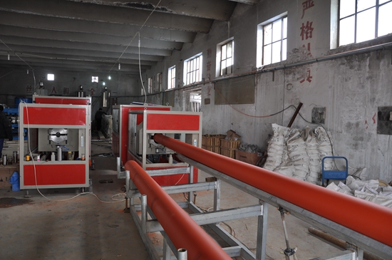 MPP高性能電纜保護(hù)套管設(shè)備 (4)